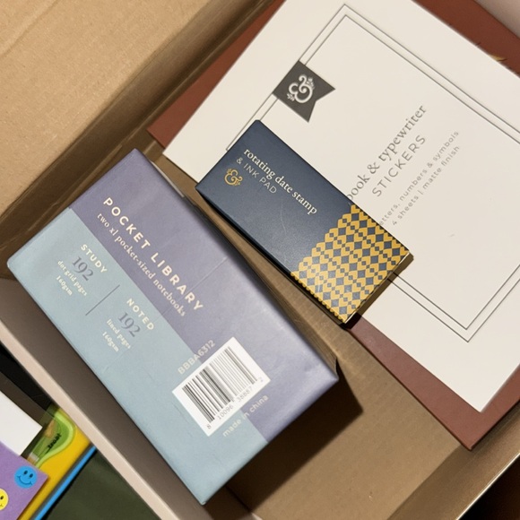 Elegant Stationery Set with Stickers and Stamp - Picture 6 of 6